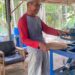 Warga Teluk Kulbi Sulap Pelepah Pinang jadi Barang Ekonomis