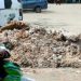 Material Galian Parit / Drainase Dibiarkan Menumpuk Aktifitas Pedagang Terganggu