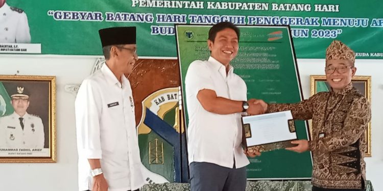 Bupati Batanghari Gebyar Batanghari Tangguh Masyarakat Taat Pajak Ikut Berkesinambungan Membangun Bangsa