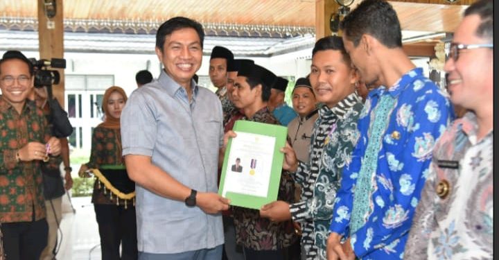 Bupati Batang Hari Berharap Kepada Kepala Desa Agar Bisa Berpikir Cerdas Dalam Memimpin Desa
