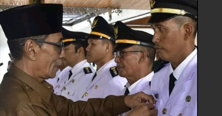 H.Bakhtiar.SP Melantik Dan Mengambil Sumpah (JPT)Pratama Lingkup Kabupaten Batang Hari