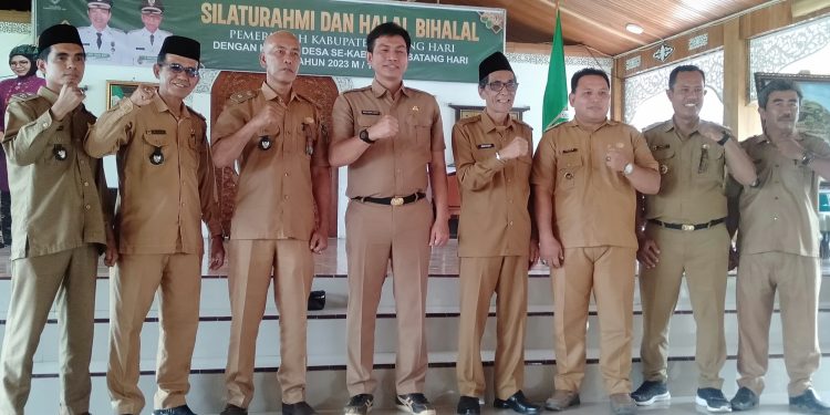 Bupati Batanghari Beserta Jajarannya Halal Bilhalal Bersama Seluruh Kepala Desa