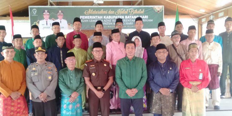 Ajang Silahturahmi Sekaligus Halal Bihalal Bupati Batanghari Bersama Seluruh Jajaran Pengurus Lembaga Adat