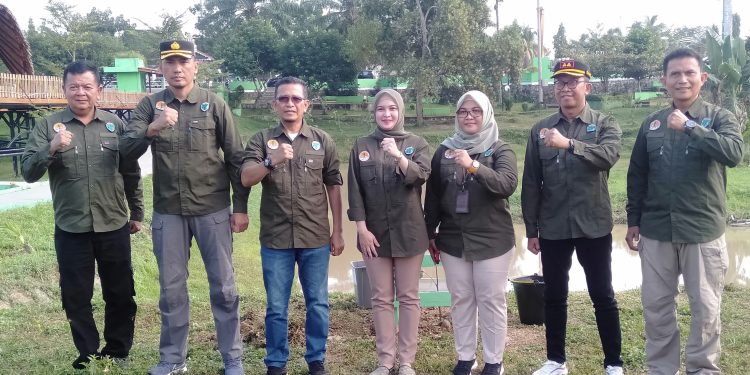 Puncak Peringati Hari Lingkungan Hidup Tahun 2023, Pemkab Batanghari Melalui DLH Lakukan Penanaman Pohon