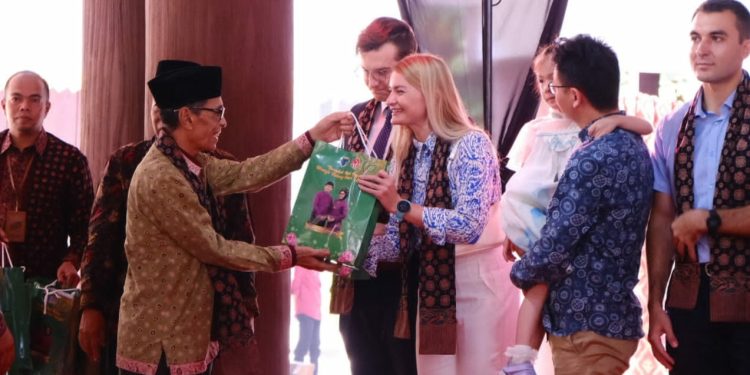 Tim Kesenian Kabupaten Batanghari Berhasil Memukau Para Duta Besar Negara Sahabat, Diajang Bulan Promosi Daerah Jambi