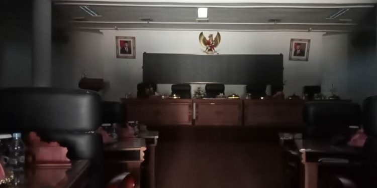 Waduh!!!! Sekretariat DPRD Batanghari Tak Memiliki Ginset, Paripurna DPRD Molor
