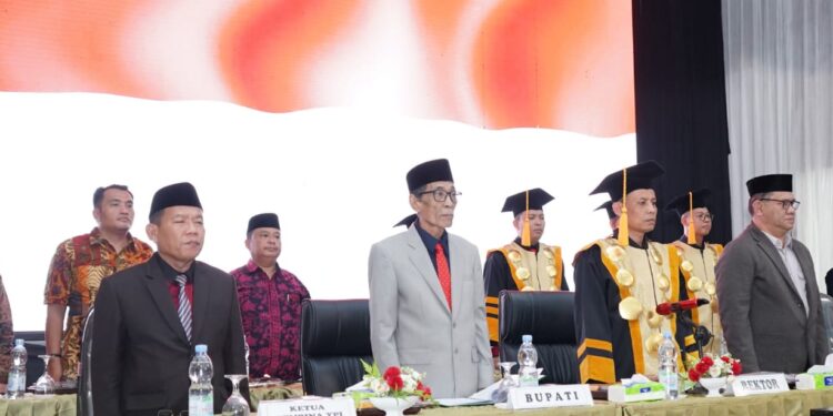 Wakil Bupati H.Bakhtiar Hadiri Sidang Senat Terbuka Wisuda Sarjana Strata Satu (S.1) Universitas Islam Batanghari (UNISBA)