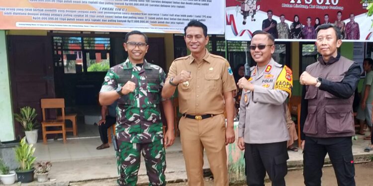 Bupati Mhd.Fadhil Arief Pantau Beberapa TPS Bersama Forkopimda Pada Pemilukada 2024